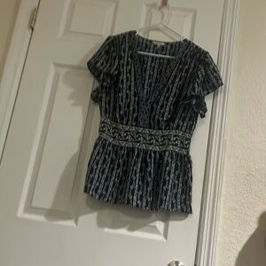 Brand Max Studio size L color White and Bleu gently used